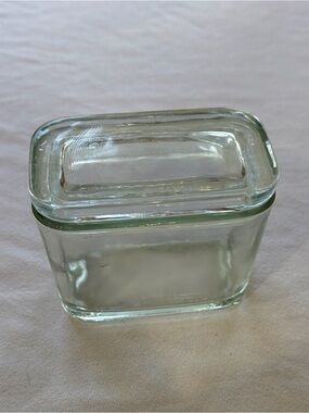 VTG Clear Glass Rectangular Storage Jar with sealed Lid - Transparent